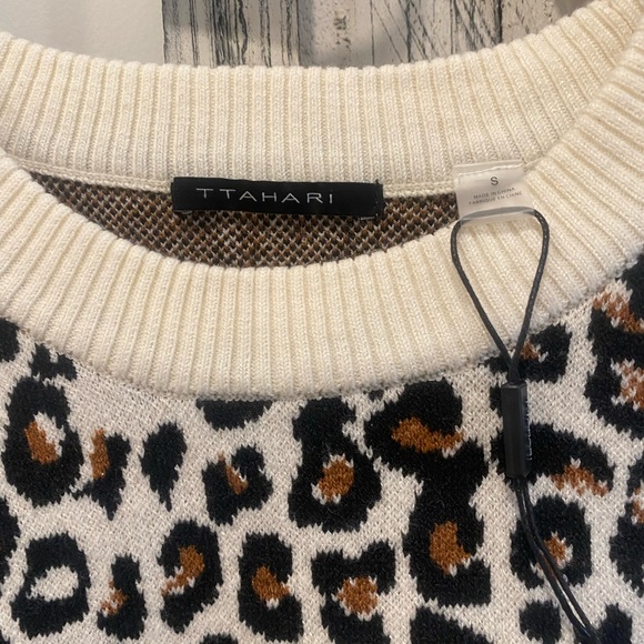 Sweater - Picture 2 of 4